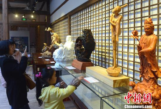 閩臺聯袂舉辦首屆海峽兩岸雕刻藝術大賽決賽作品展