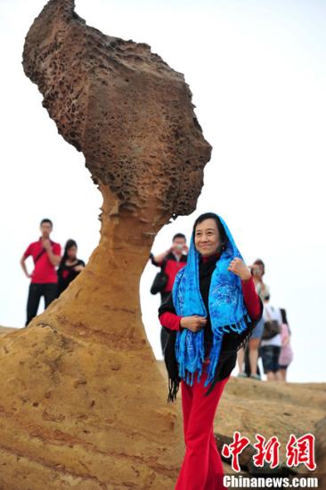 臺灣搶救野柳“女王頭” 護頸團隊大揭密