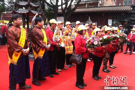 臺灣一媽祖廟分靈到泉州450余臺灣信眾巡境進香