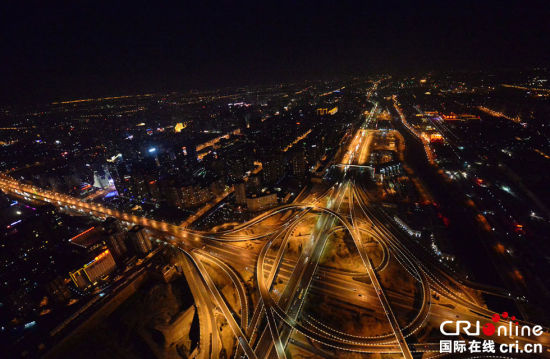 2015年2月18日，除夕的北京夜晚景象。