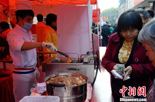 廣州老字號一條街開市生意火爆（組圖）