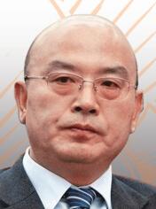 五礦集團董事長何文波何文波現年60歲，在上海寶鋼集團工作30多年，于1982年加入寶鋼集團，2010年4月起擔任寶鋼股份董事長。2014年8月份，何文波從寶鋼集團空降到五礦集團擔任總經理。