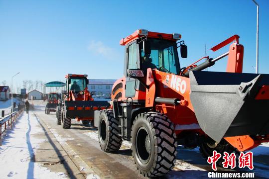 中俄貨運浮箱固冰通道9日正式通車