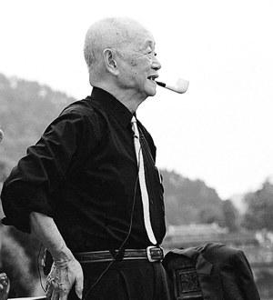 黃永玉曾80多歲續寫《朱雀城》 描寫童年生活 黃永玉曾80多歲續寫《朱雀城》 描寫童年生活