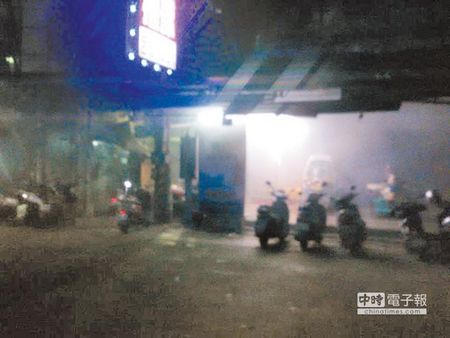 百人深夜街頭飆車 持棍棒傷人丟汽油彈叫囂味濃(圖)