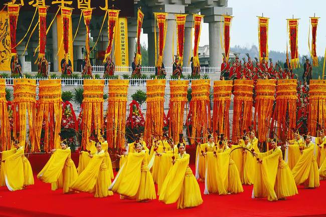 丁酉年清明公祭軒轅黃帝典禮在軒轅殿祭祀廣場隆重舉行