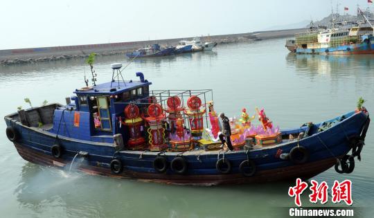 福州向馬祖啟運新春花燈送祝福