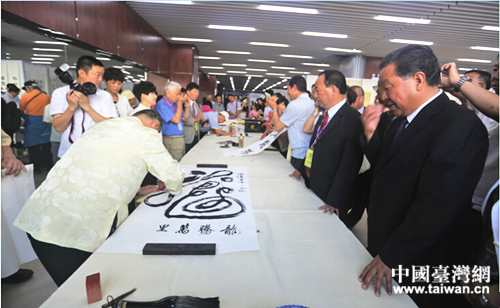 青海�臺灣職工書法交流展開幕