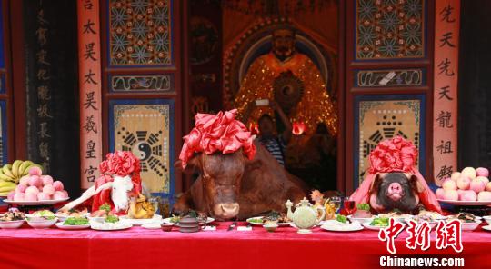 甘肅民間舉行祭祀典禮兩岸民眾共祭伏羲（圖）