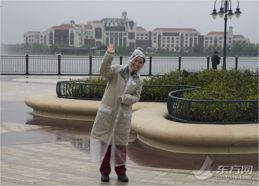 迪士尼小鎮開放　市民冒雨探營嘗鮮