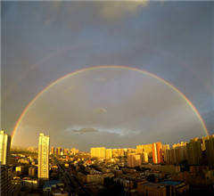 太原雨後現雙彩虹景觀