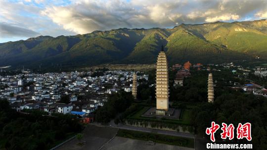 航拍雲南大理崇聖寺。　嚴越培 攝