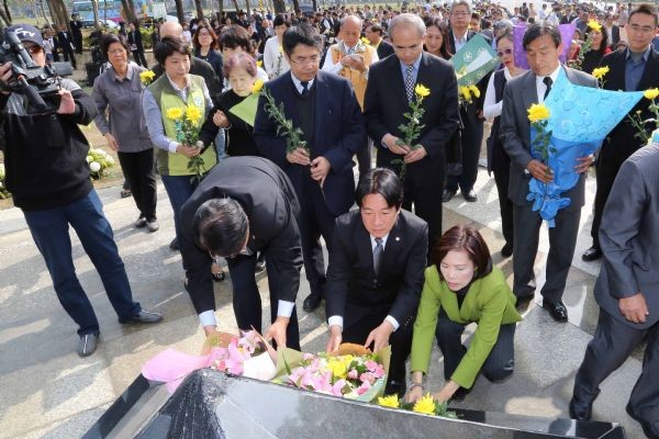 桃園、臺南撤蔣介石銅像 綠議員呼籲柯文哲跟進