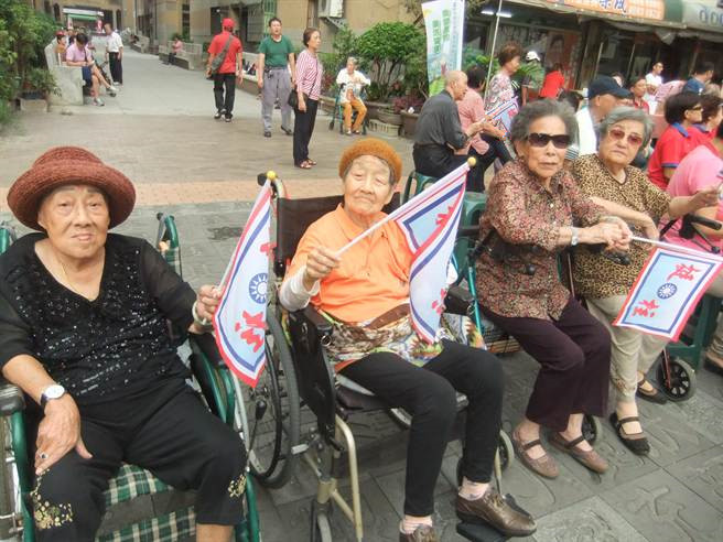 洪秀柱回訪台中"立柱"發源地 吁民眾堅定支援國民黨