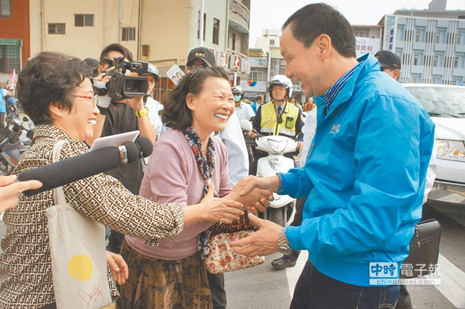 朱立倫批蔡英文最大問題是“立場變來變去”(圖)