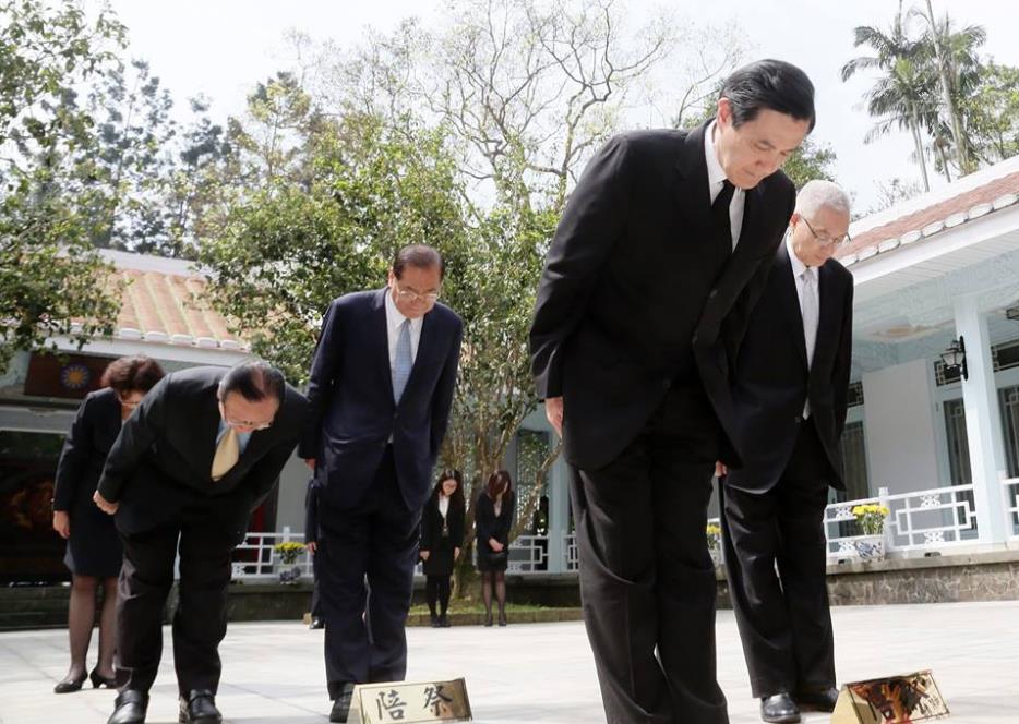 馬英九在桃園慈湖祭拜蔣介石