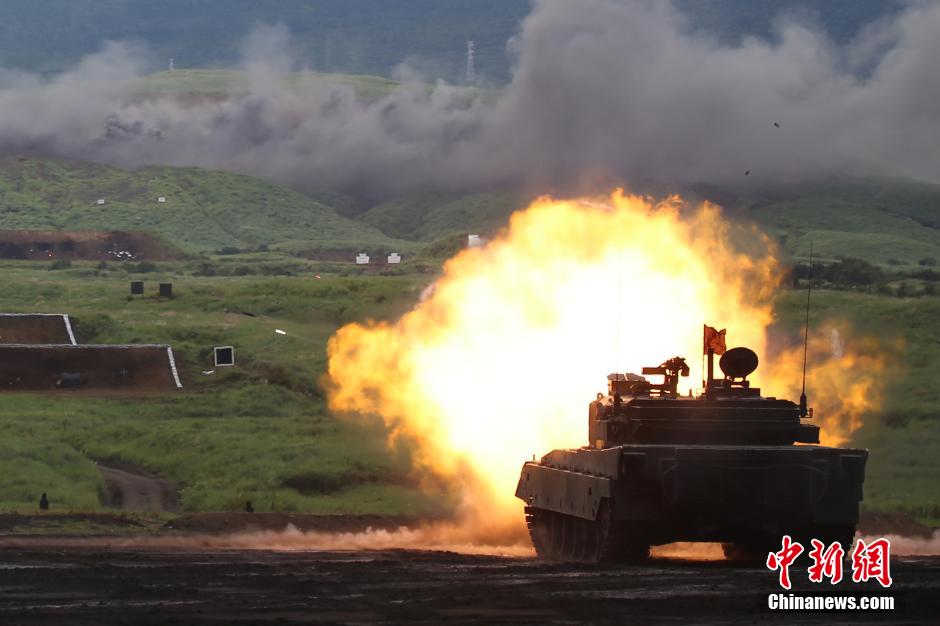 日本舉行2014富士軍演 陸海空齊上陣練“奪島