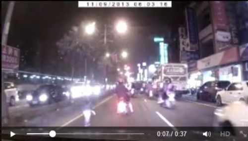 臺灣又現狠心媽快車道上丟下3歲男童