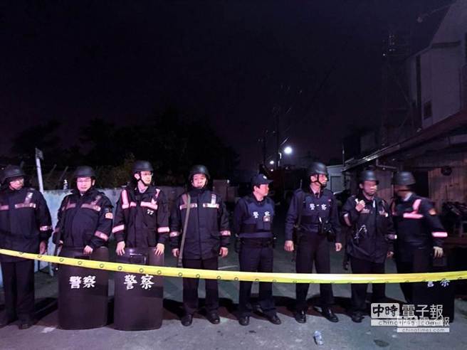 高雄挾警案續：6嫌犯自盡 2人質平安獲釋