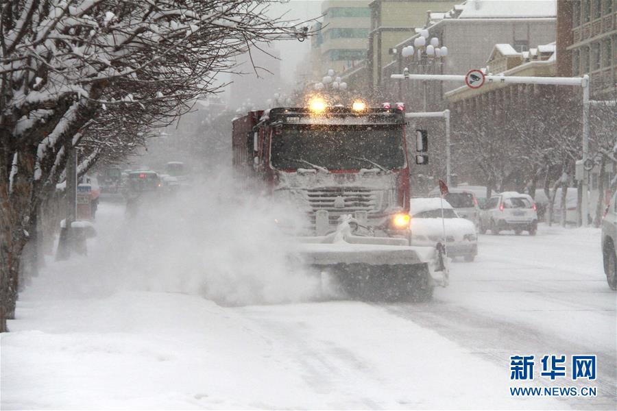 暴雪,預警信號,新疆阿勒泰,氣象臺,強降雪