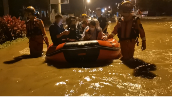 共守美好家園丨奔走在“水火”之前