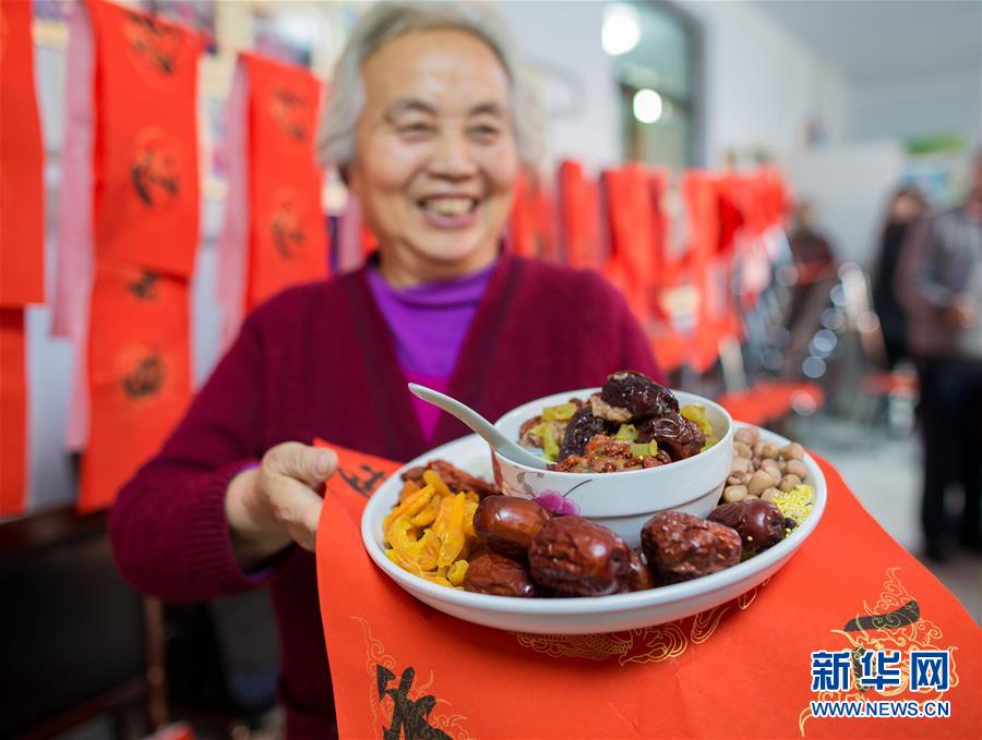 各地人民熬臘八粥喜迎“臘八”