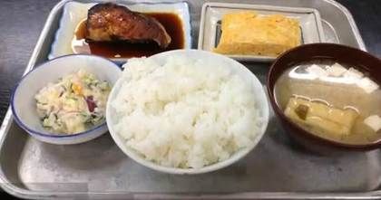 他用50年的時間去煮一碗白米飯,讓全國人搶著吃.