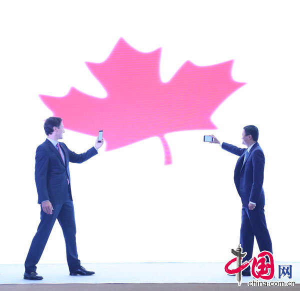 加拿大網紅總理上天貓賣“國寶”[組圖]