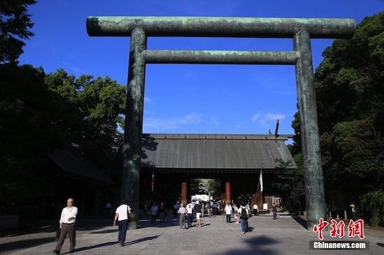 日本靖國神社秋季大祭安倍閣僚多人獻“貢品”