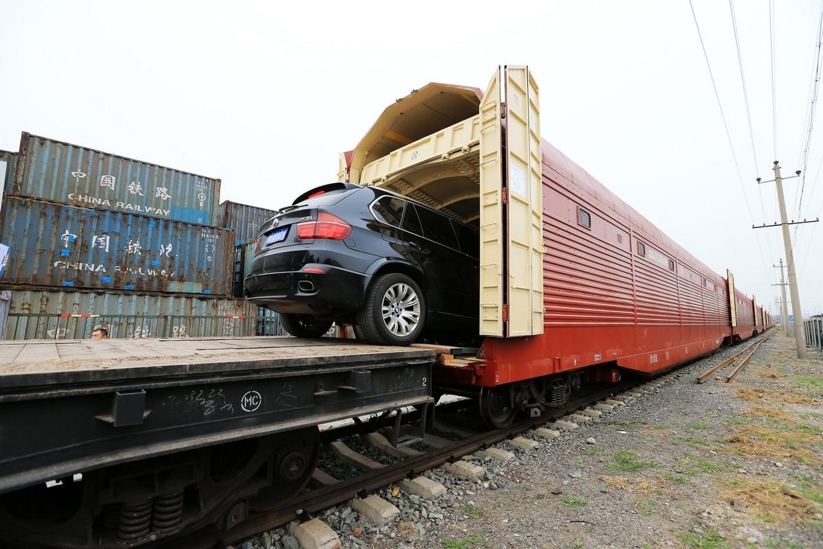 國慶假期帶著汽車坐火車