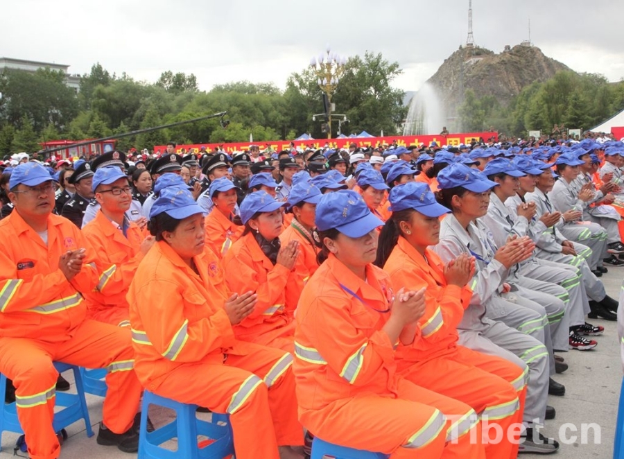 “心連心”藝術團走進西藏