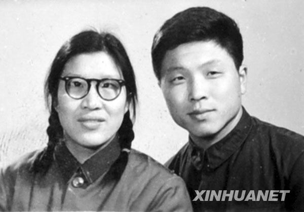 周開國與妻子李懷美的結婚照（1978年攝）。