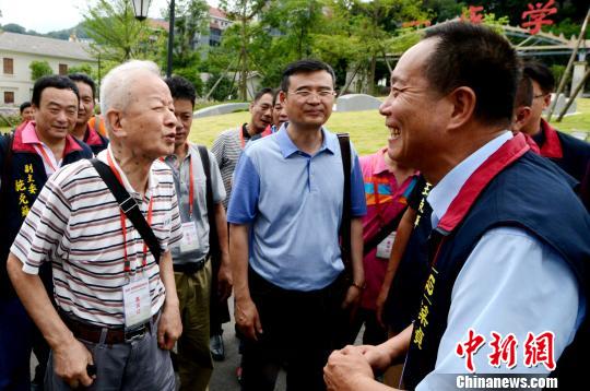 兩岸專家學者及船政名傑後裔祭拜船政先烈