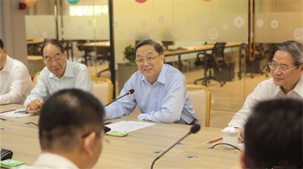 中共中央政治局常委、全國政協主席俞正聲11日下午來到廈門海滄出席“樂業兩岸　創……