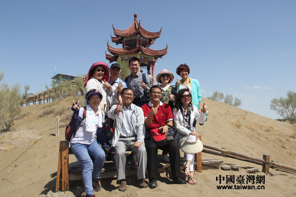 “踩沙路 吃蜜瓜”臺灣中南部基層農會團首次走進新疆