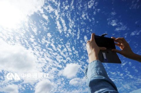 抬頭看見幸福臺北天空飄起“棉花糖”（圖）