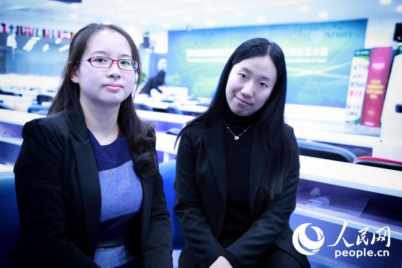 來自北京外國語大學的祁天和來自廈門大學的劉婧獲得今天的冠軍。 覃博雅攝