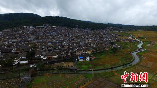 航拍雲南騰沖和順古鎮。　嚴越培 攝