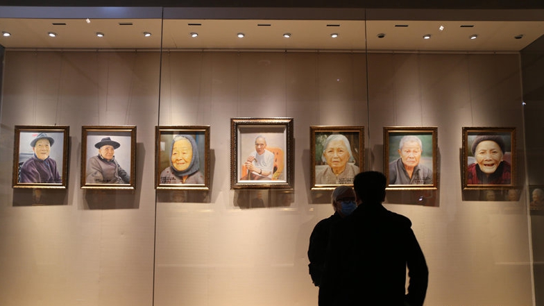 72幅海南百歲老人油畫 展示海南長壽者風貌