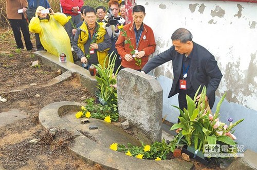 76名解放軍金門登陸戰遺族跨海淚祭 盼兩岸永和平