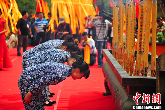 兩岸信眾湖北遠安祭拜嫘祖