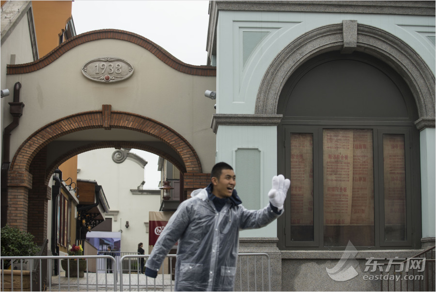 迪士尼小鎮開放　市民冒雨探營嘗鮮