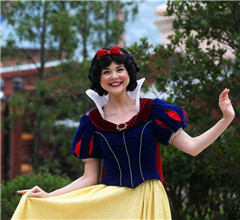 上海迪士尼開幕在即 “白雪公主”微笑迎客
