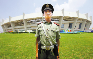 武警上海總隊場館執勤 確保奧運安保任務完成(圖)