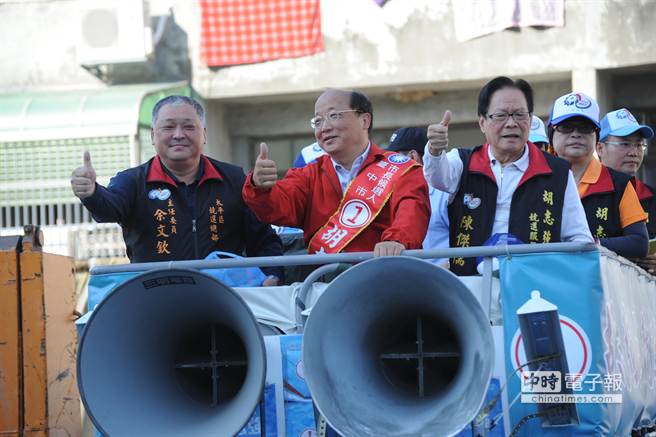 胡志強全力掃街選情加溫 沿路民眾熱情支援（圖）