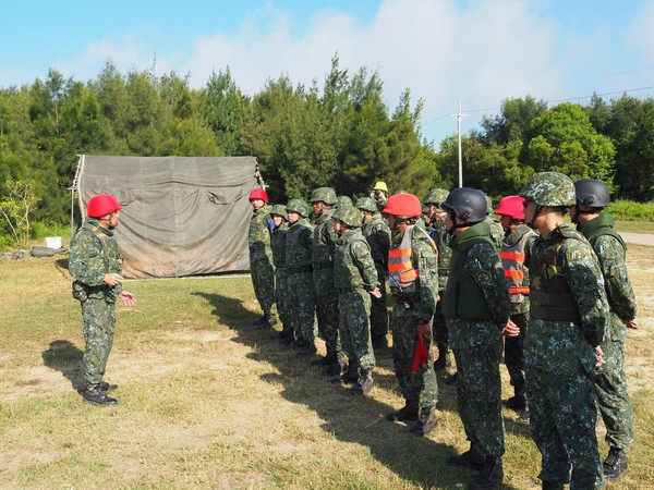 臺軍新制防彈背心 被曝採用舊版抗彈標準