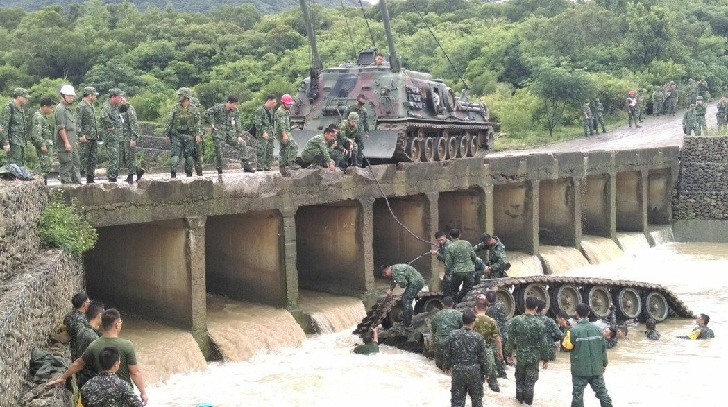 臺陸軍戰車翻覆案偵結 依業務過失致死罪起訴駕駛員