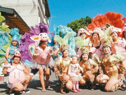 1歲跳到80歲新北一小區居民“瘋森巴”（圖）