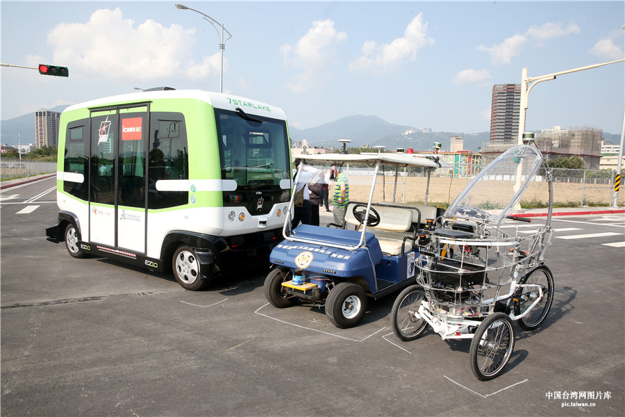 臺灣自動駕駛車亮相實證場　三款車型供體驗