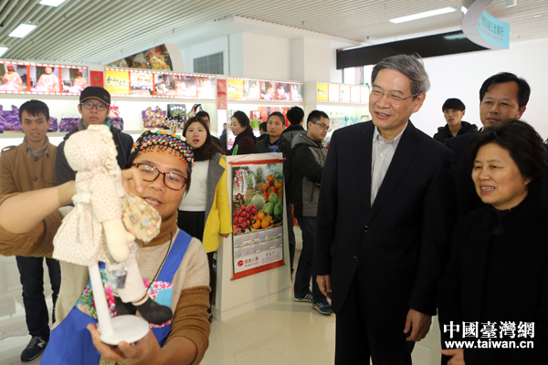 座談會當天，張志軍走訪平潭吉釣碼頭、免稅市場等地，了解臺商經營情況和環境，與兩岸業者懇談交流